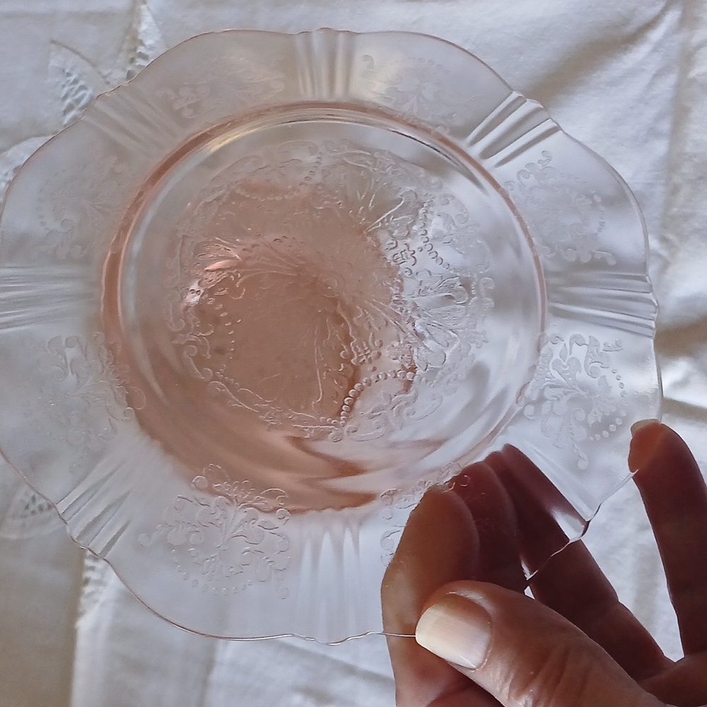Vintage Laurel Leaf Farmhouse Plates - Picture 4 of 4